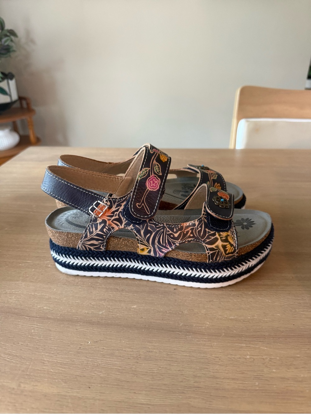 Spring Step L'Artiste Alannah Laga Floral Leather Platform Sandals 37 (6.5-7)